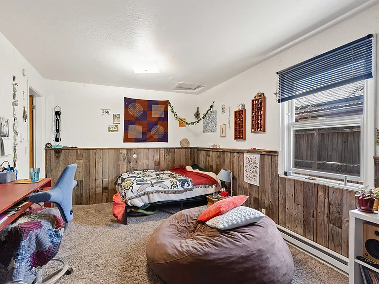 821 W Mulberry St — Photo 26
