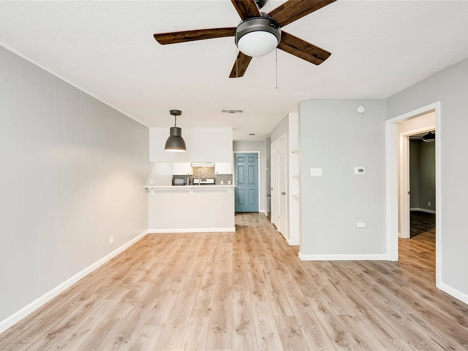 2 bed, 1.0 bath, 1596 sqft, $1,650 — Photo 4