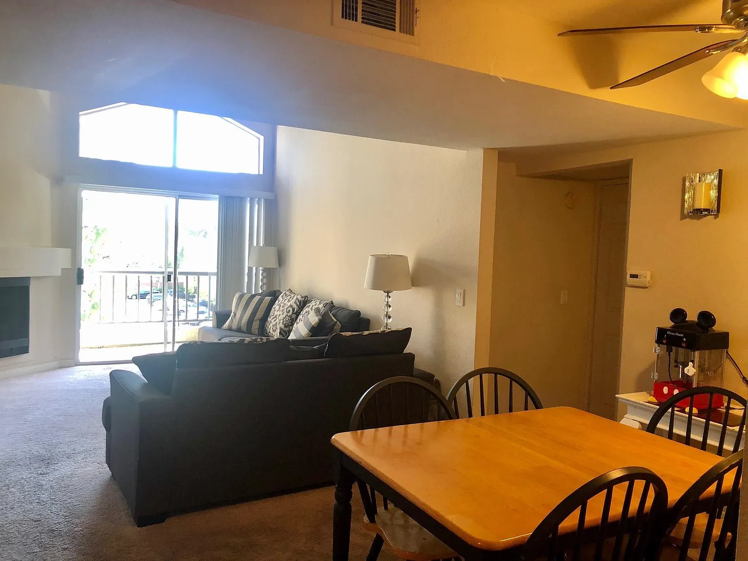 5520 Owensmouth Ave — Photo 2