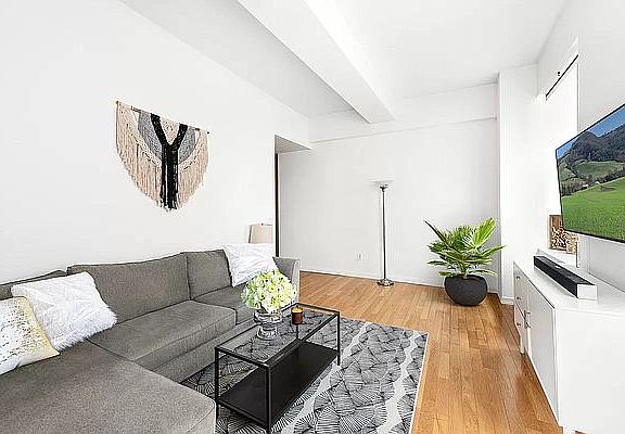 3rd image of 99 John St #8806