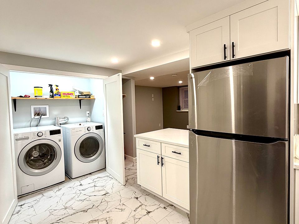 1st image of 2 Blueview Rd #1