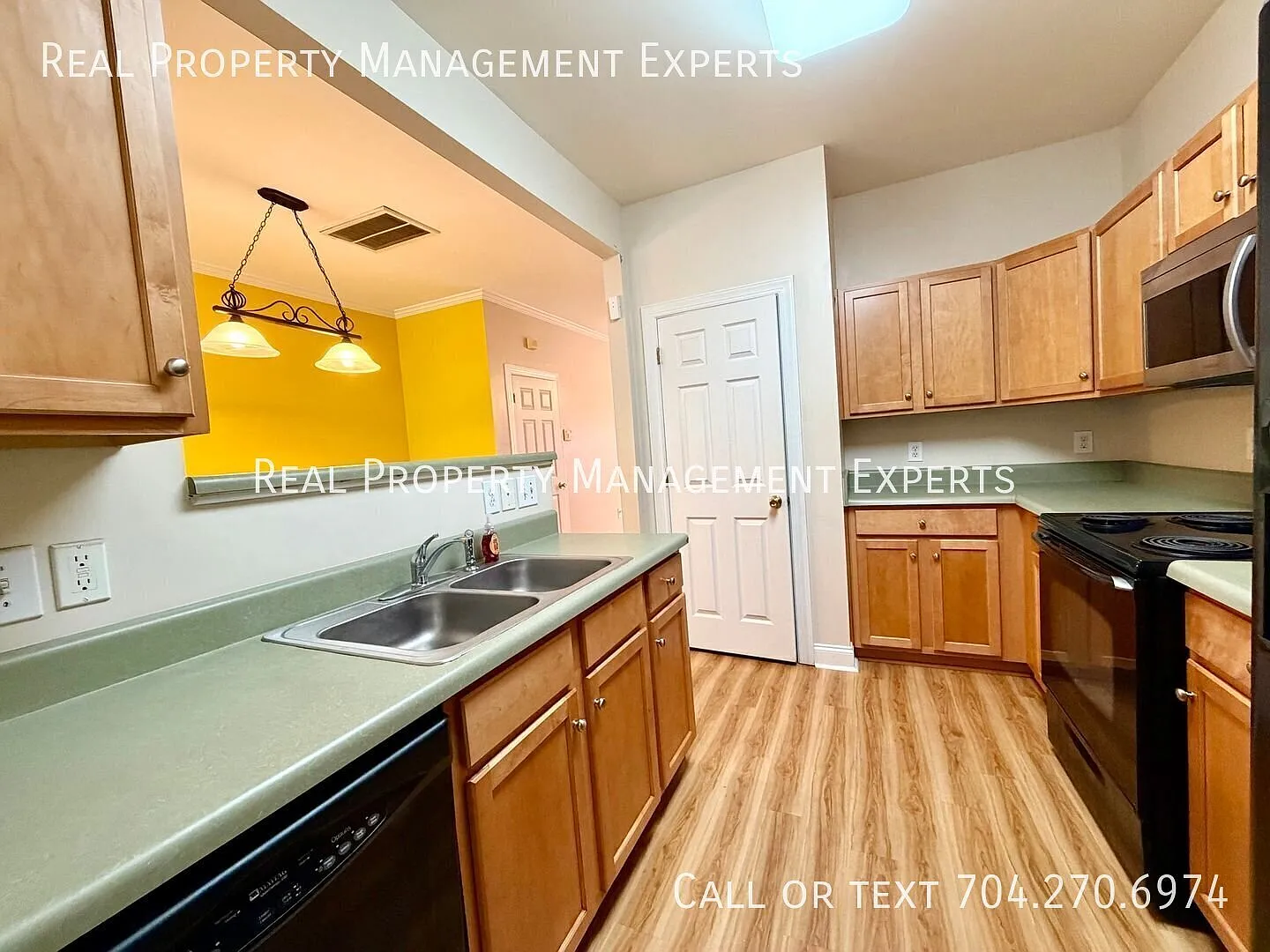 **Coming Soon**Beautiful 2br/2.5ba Townhouse In Charlotte! — Photo 3