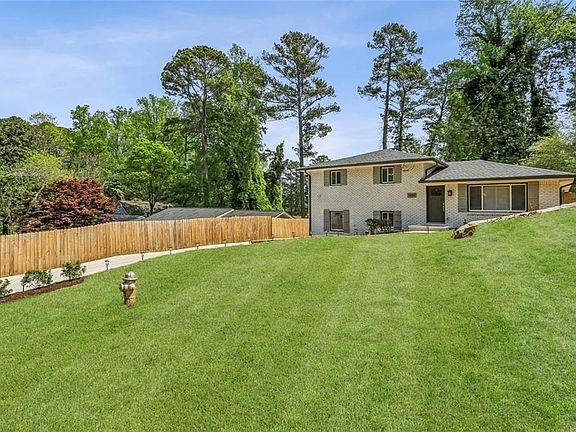 5th image of 1888 La Mesa Ln