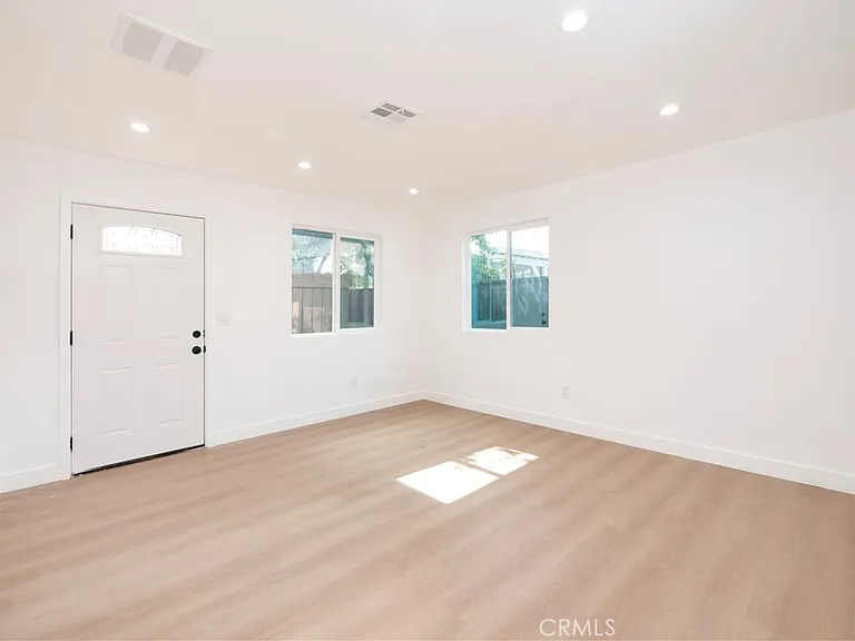 5741 S Saint Andrews Pl #1/2 — Photo 19