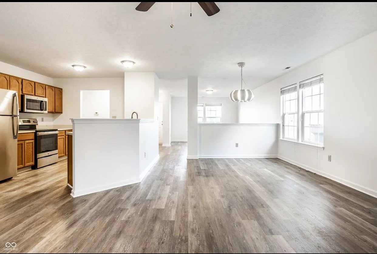 3347 Mechanicsburg Dr — Photo 4