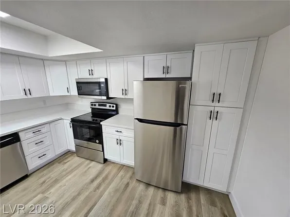 1083 E Calvada Blvd APT B, Pahrump, NV 89048