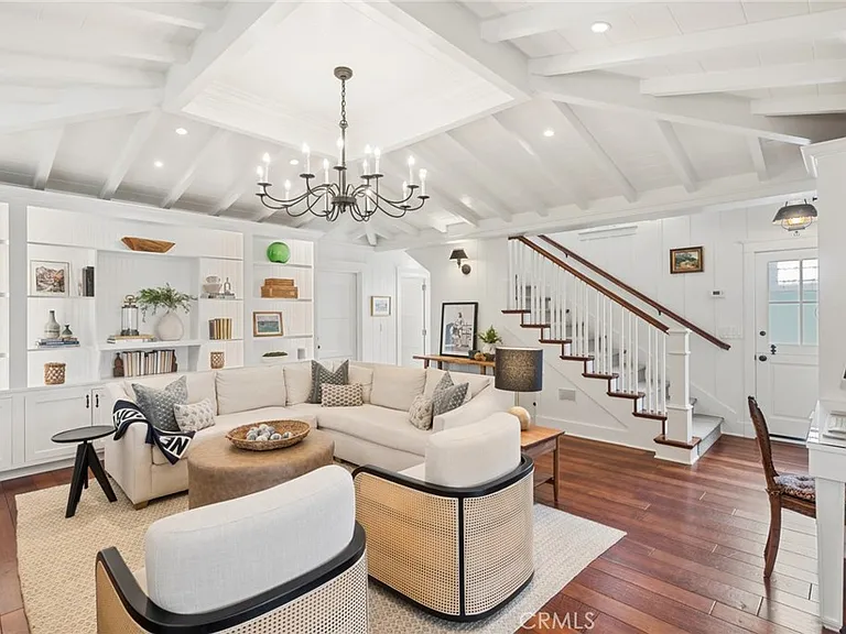2035 Miramar Dr — Photo 9