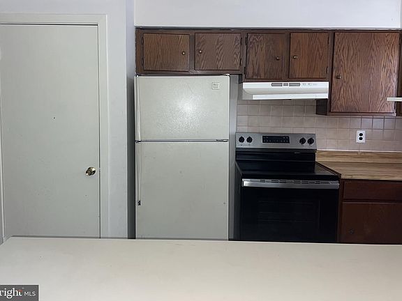 3rd image of 626 Tara Dr