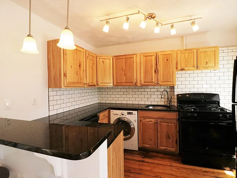 23 Ellsworth St #2 — Photo 3