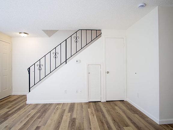 3rd image of 3595 Cedaroak Dr #17