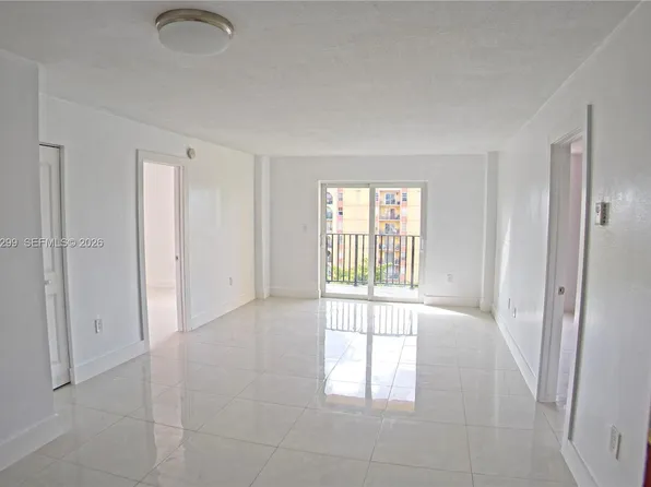 4717 NW 7th St, Miami, FL