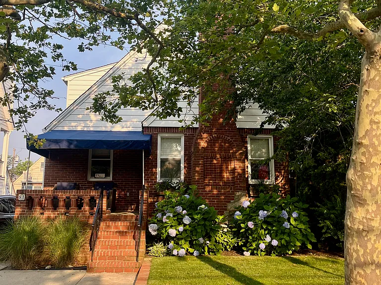 Lynbrook Ave — Photo 1