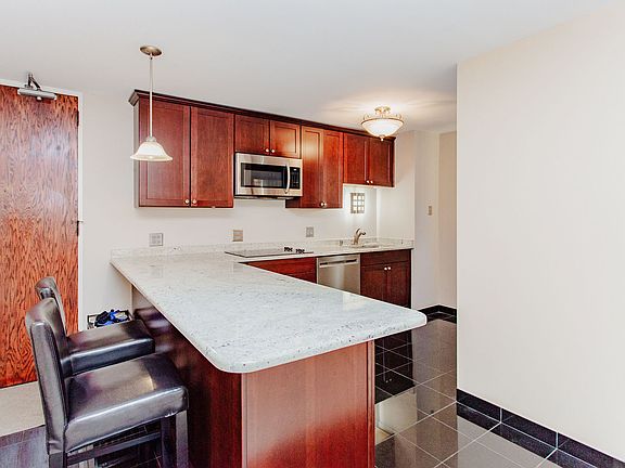4th image of 233 E Erie St APT 1305