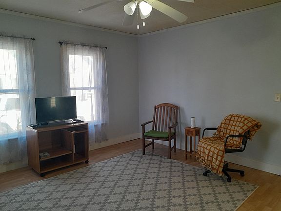 3rd image of 339 Bremer St