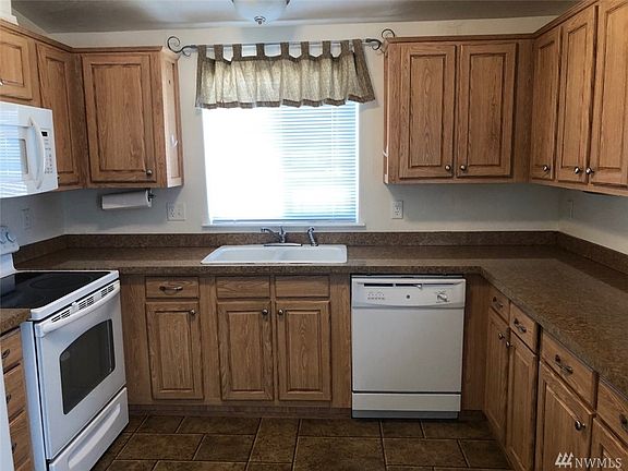 4th image of 18501 52nd Ave W Unit 19