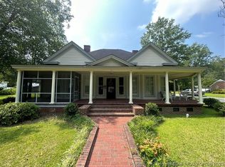 500 E 3rd Ave, Red Springs, NC 28377