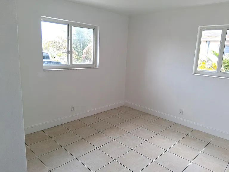 1837 Gardenia Rd — Photo 7