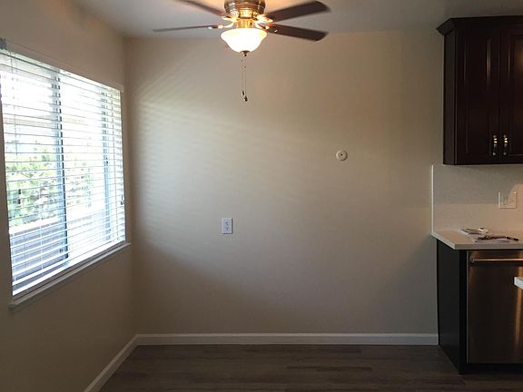 3rd image of 40 Glen Eyrie Ave APT 24