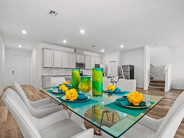 1826 Lake Cove Dr — Photo 9
