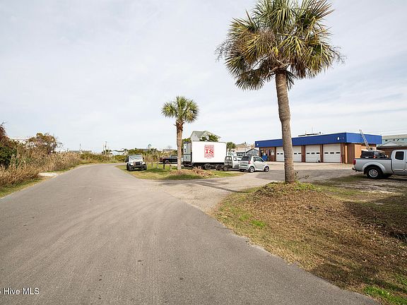 4th image of 109 Sumter Avenue