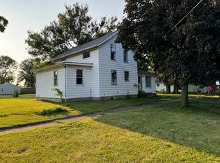 601 W 3rd St, Gilman, IL 60938