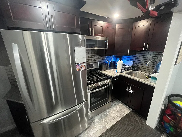 6515 Bergenwood Ave — Photo 11