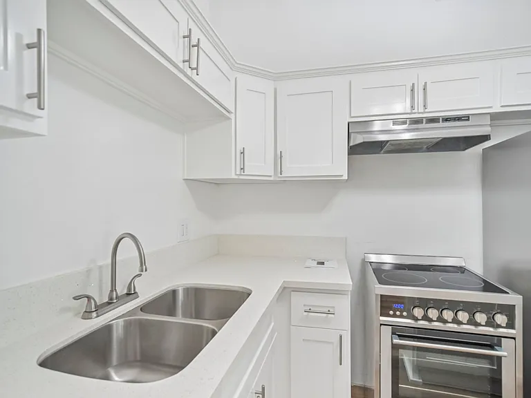 Sherman Garden Apts.. Gorgeous Newly Remodeled Apartments!! CALL NOW! — Photo 43