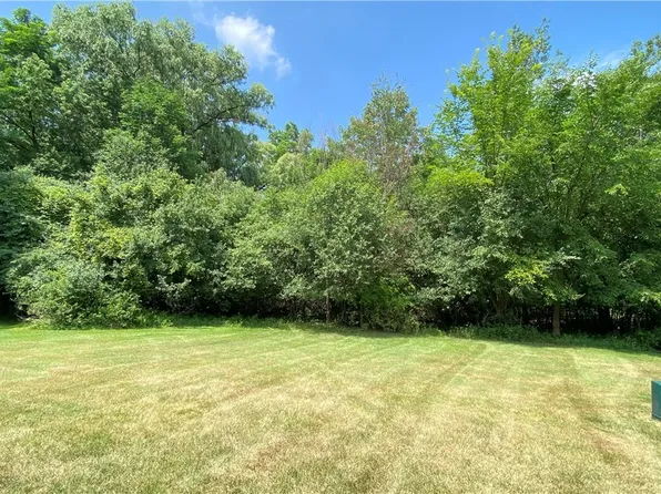 119 Fox Meadow Ln #2, Orchard Park, NY 14127