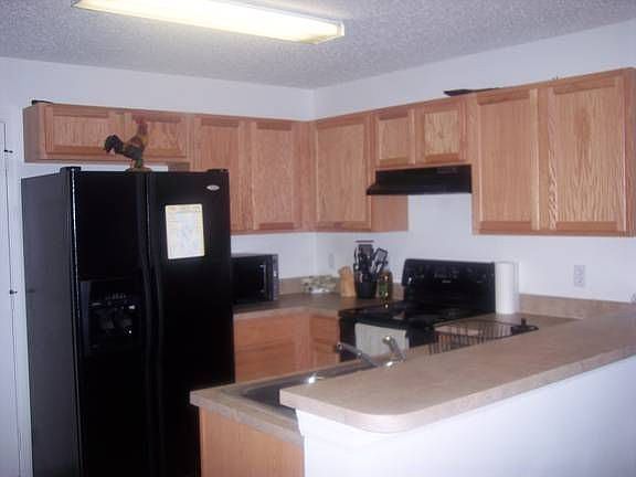 2nd image of 137 Heritage Park St