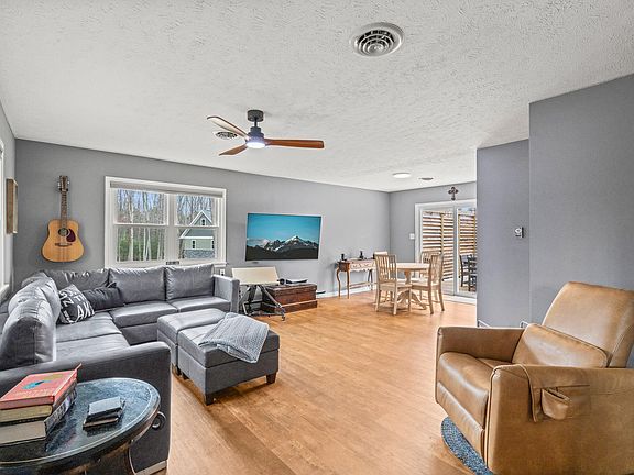 4th image of 399 Lewis Rd