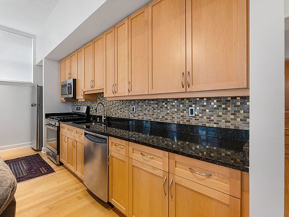 2nd image of 675 E St NW