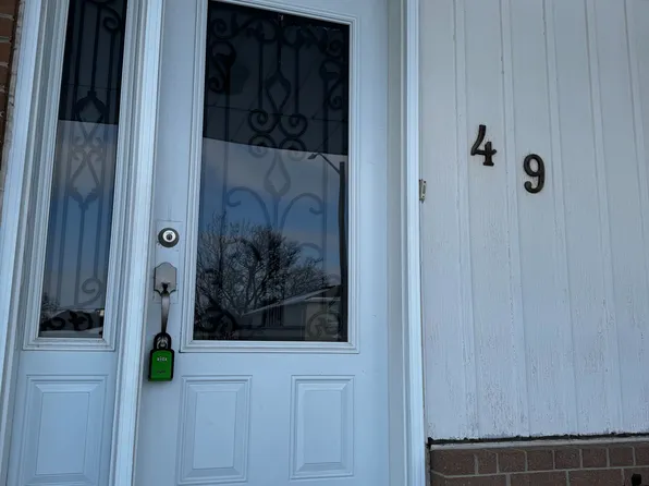 49 Doncaster Dr, Brampton, ON L6T 1S8