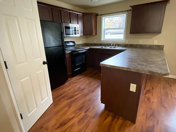 5th image of 844 Avenue