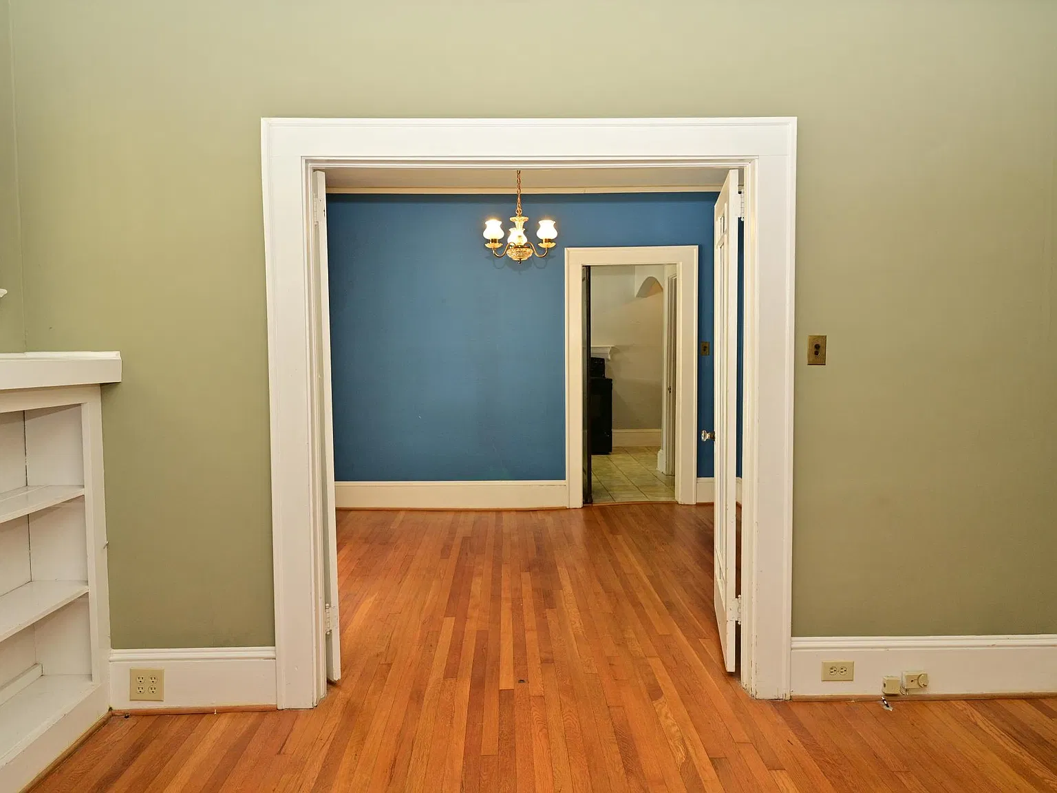 941 Hutton Street — Photo 3