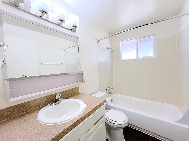 Riverside Villa — Photo 20
