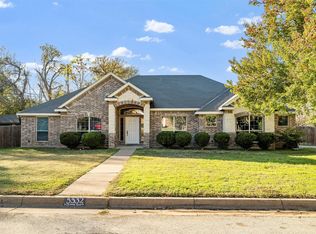 5532 Chimney Rock Rd, Fort Worth, TX 76112