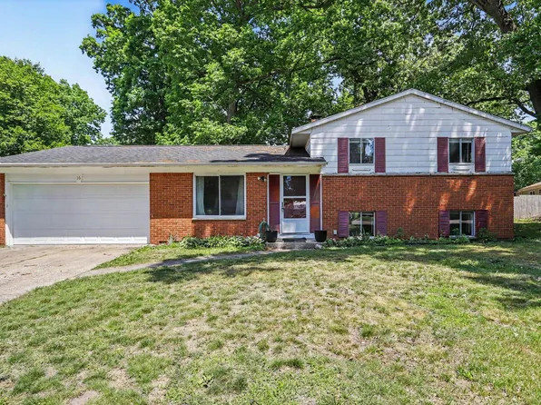 16 Oak Grove Rd, Springfield, MI 49037