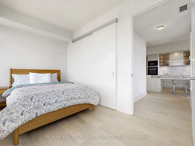 11 Yorkville Ave #5002 — Photo 30