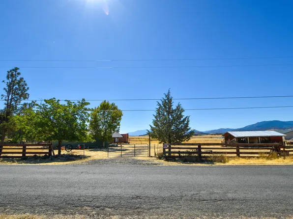 851 Old Montague Rd, Montague, CA 96064
