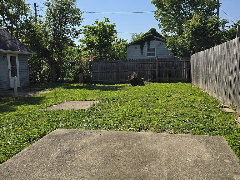 1038 Middle St — Photo 11
