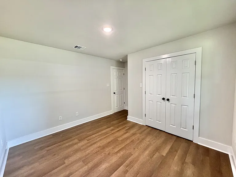 1401 Lincoln St — Photo 7