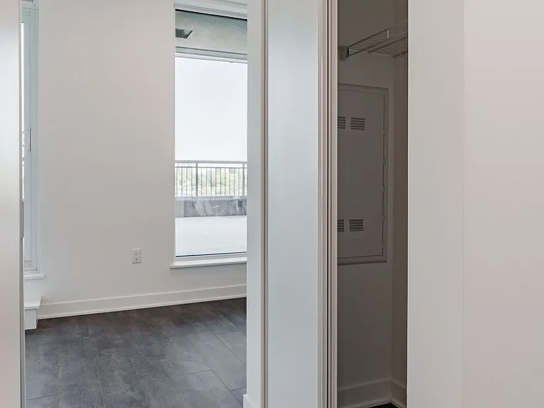 1185 Dupont St #815 — Photo 9