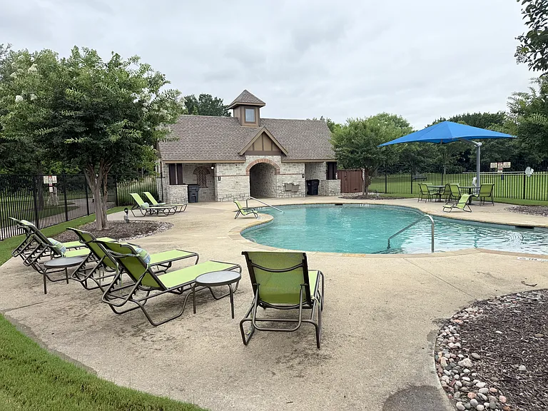4225 Blackjack Oak Dr — Photo 12
