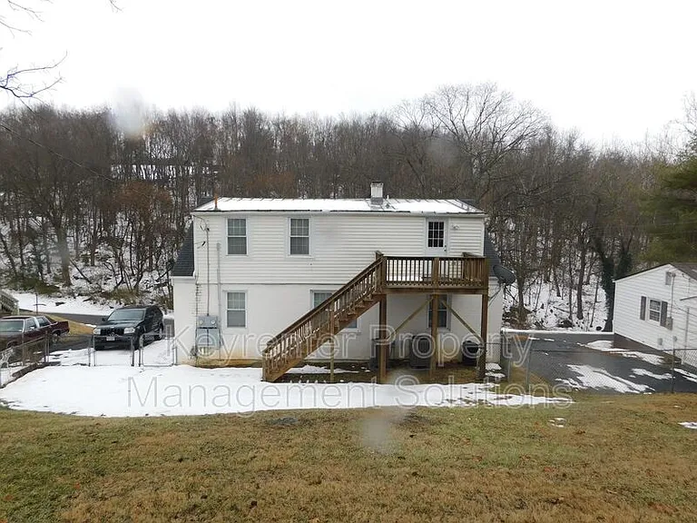 811 E Beverly St #B — Photo 30