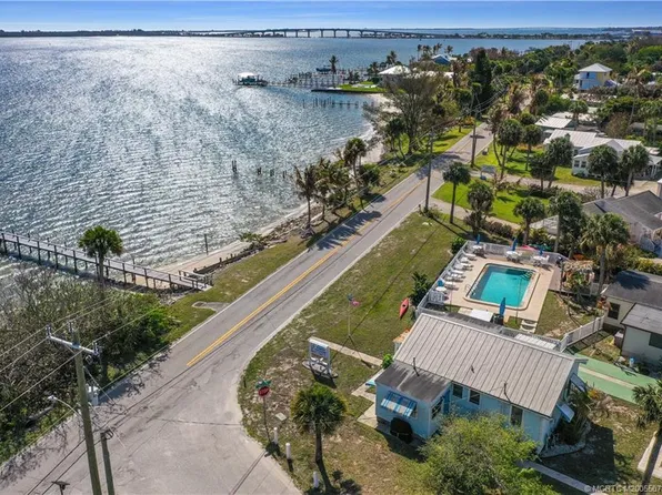 4736 NE Blue Heron Ln, Jensen Beach, FL 34957