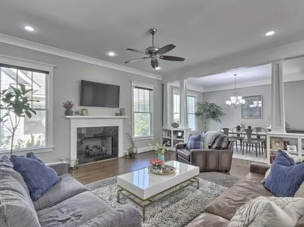 170 Glade Spring Dr, Lexington, SC 29072