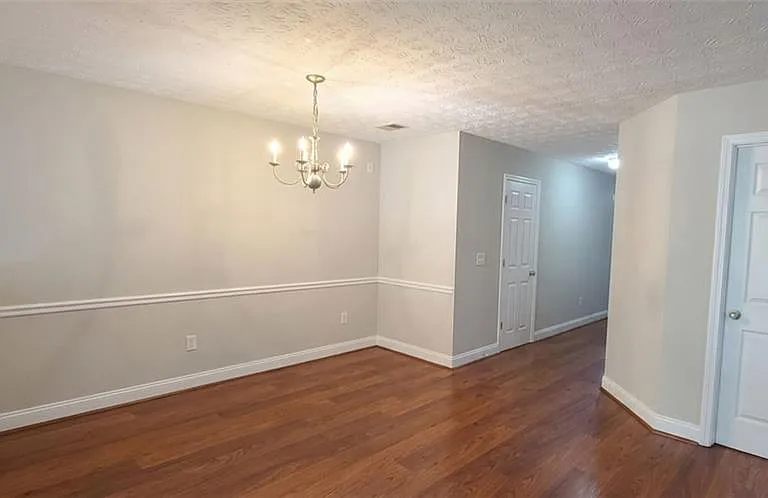252 Tara Commons Dr — Photo 3