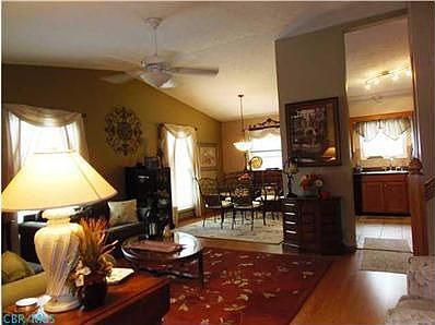 2nd image of 4984 Shady Oak Dr