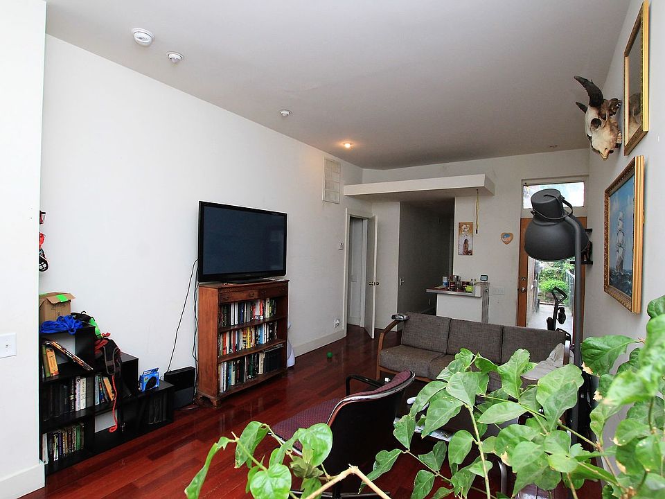 1st image of 2929 W Girard Ave #1