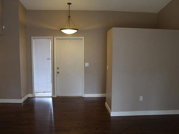 3rd image of 3610 32nd Ave W